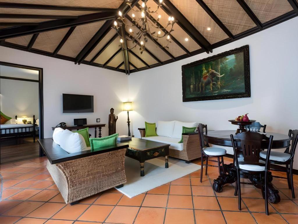 Angkor Village Resort & Spa Siem Reap Exterior photo