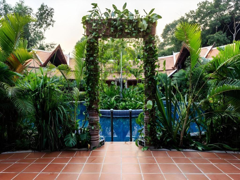 Angkor Village Resort & Spa Siem Reap Exterior photo